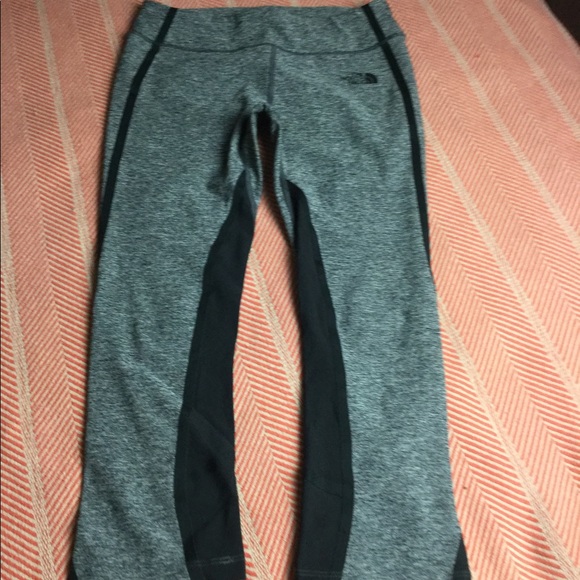 North Face black Dynamix capri legging - Picture 2 of 4